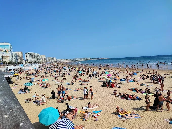 Plage des Sables-d’Olonne en Vendée, destination idéale pour la location courte durée et le meublé de tourisme