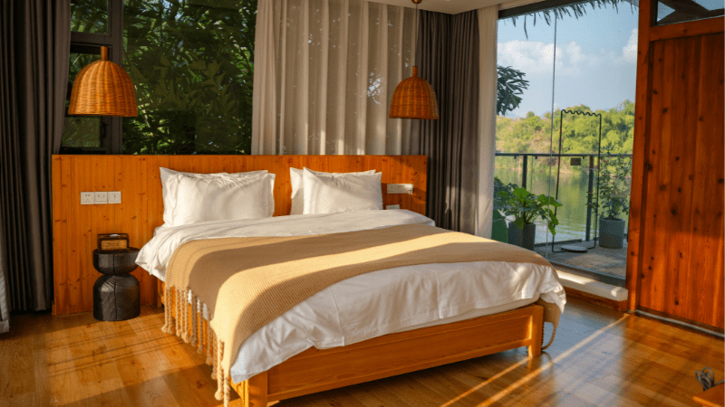 Chambre préparée pour la gestion d’une location courte durée en Vendée