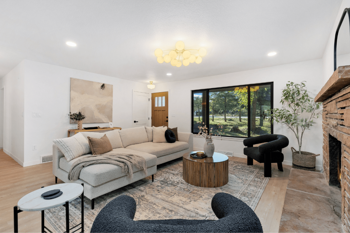 Salon lumineux d’une location saisonnière optimisée pour la location courte durée en Vendée